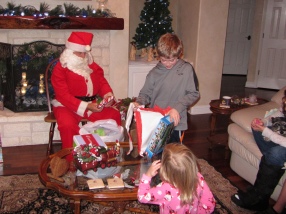 2013-12-23 21-13-02 Hildebrand Christmas.jpg